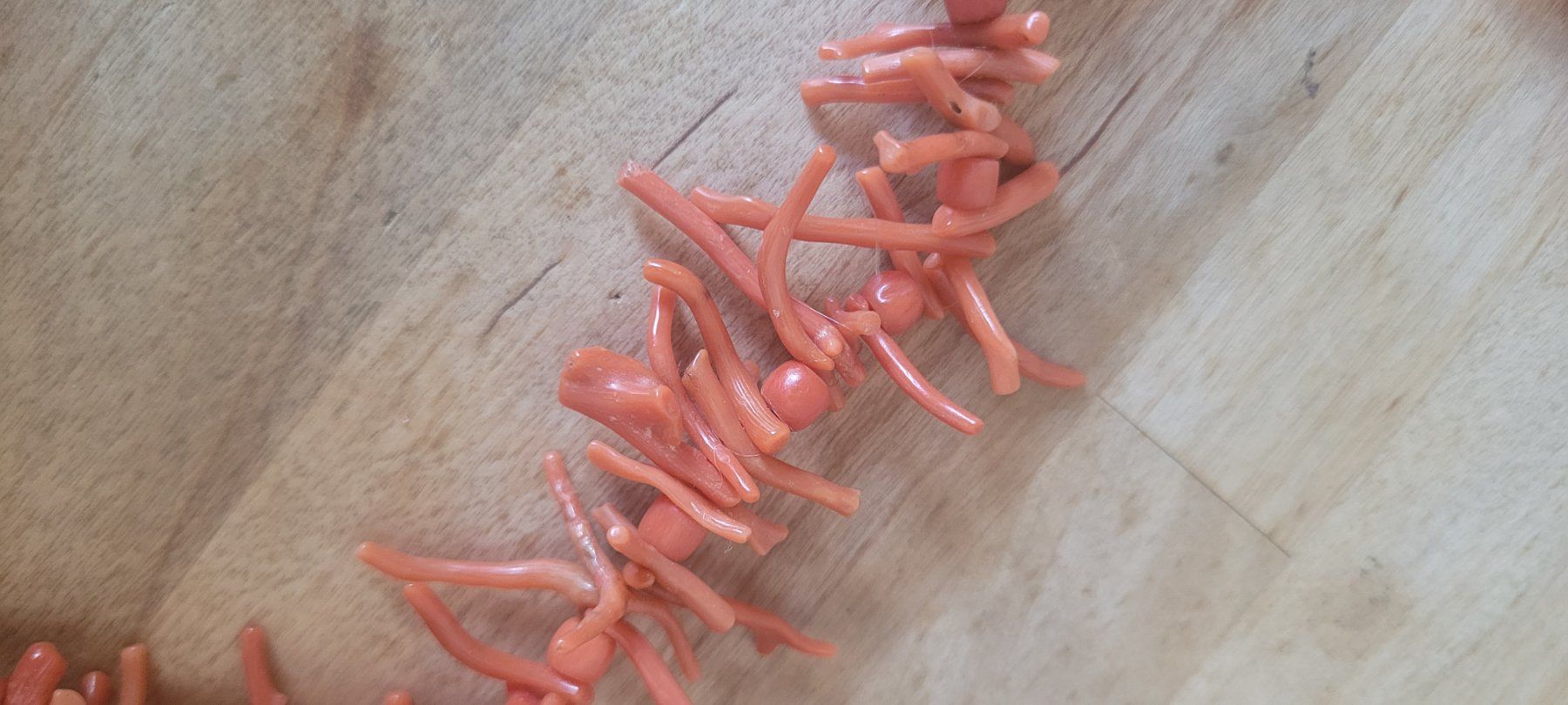 Colliers: Collier corail rose naturel – D'occasion à Genève par uneautresaison 1