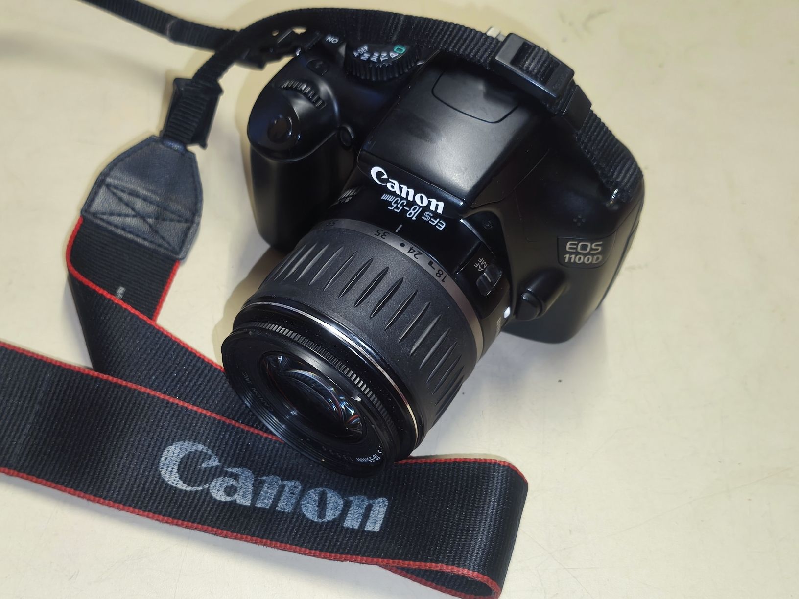 Canon Kamera: Canon EOS 1100D mit EF-S 18-55mm – Gebraucht aus Altbüron von Theo_Dotus