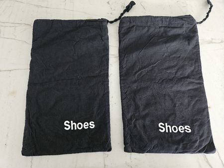 Originale Schuhe Staubbeutel, schwarz, neuwertig, 2 Stk.