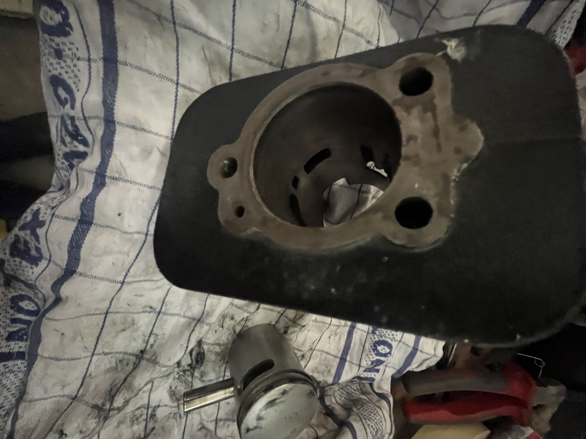 Piaggio Parti ricambio per ciclomotori: Zylinder Piaggio 63ccm – Usato da Reichenbach venduto da Mo07mutschli 2