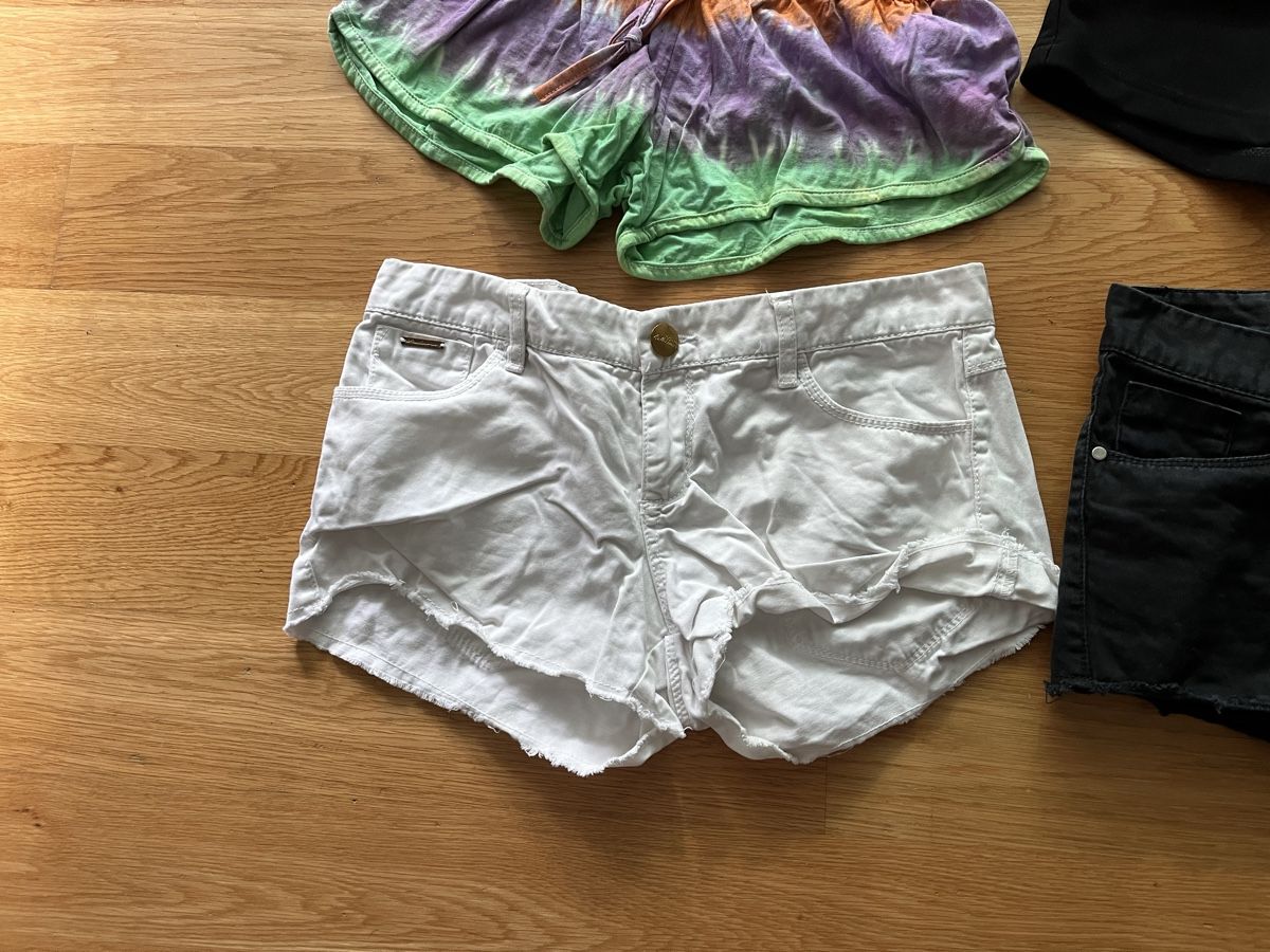 Kleiderpakete: 4 Coole Shorts, Gr. : 34 -36 – Gebraucht aus Zürich von MariaSusanne 4