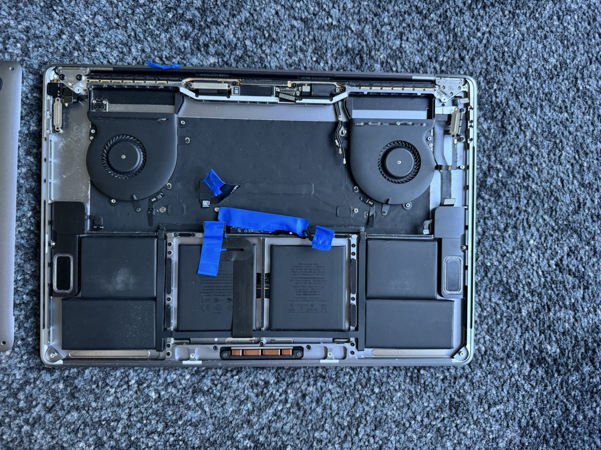 Apple Notebooks: Apple MacBook Pro 15" – Defekt aus Adliswil von Busys 3