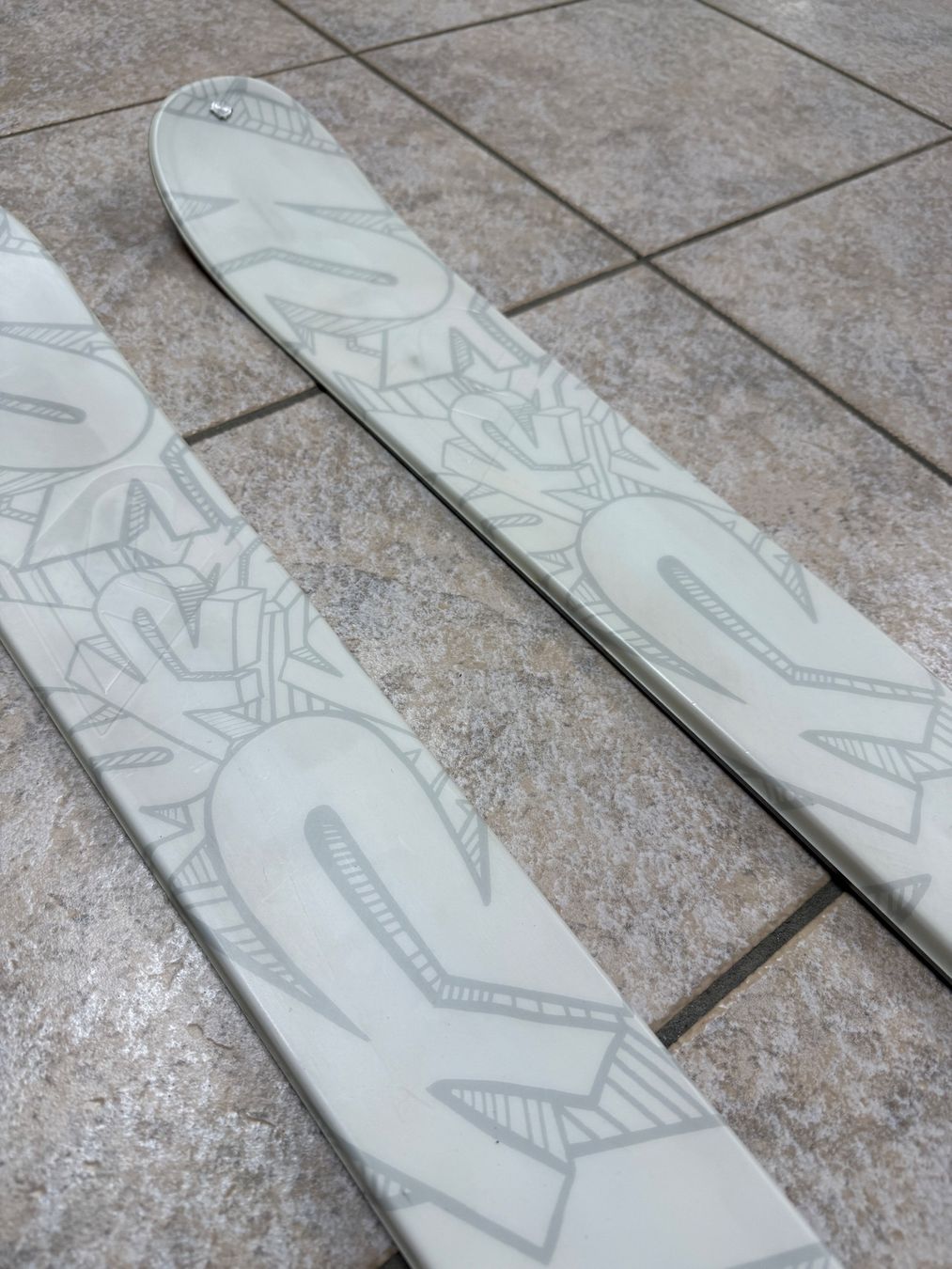 K2 Sci: K2 Ski Freestyle weiss – Usato da Russikon venduto da manureloop 4