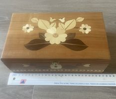 Schmuckschatulle, Schmucktruhe mit Intarsien & Einlegefach