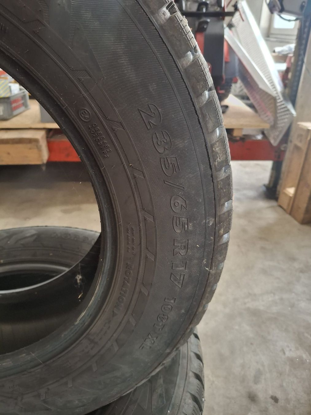 Nokian Pneumatici & Ruote complete: Winterreifen mit Spikes – Usato da Stein AR venduto da aut_fx2l 1