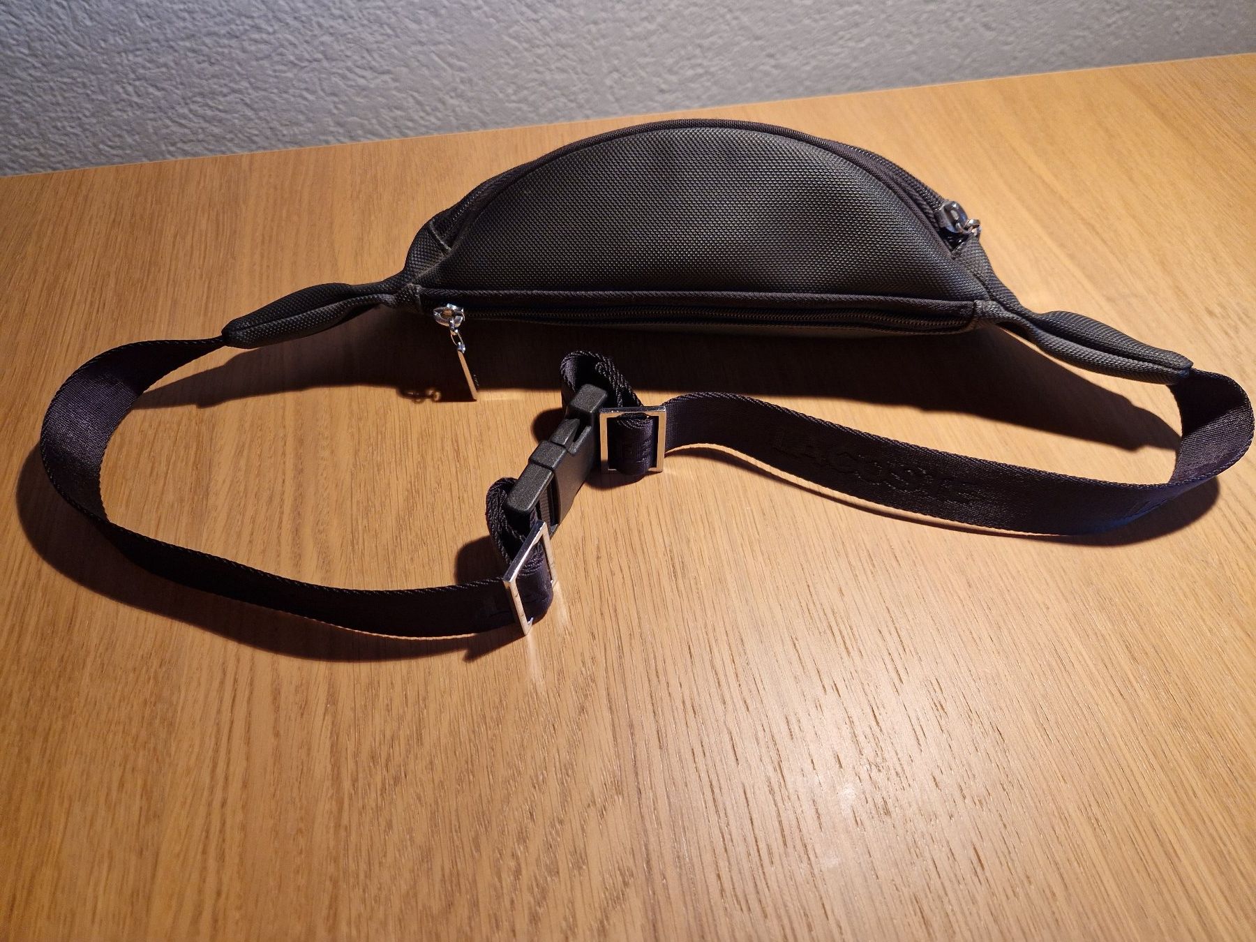 Lacoste Sacs: LACOSTE Bauchtasche – D'occasion à Herzogenbuchsee par the_kay 1