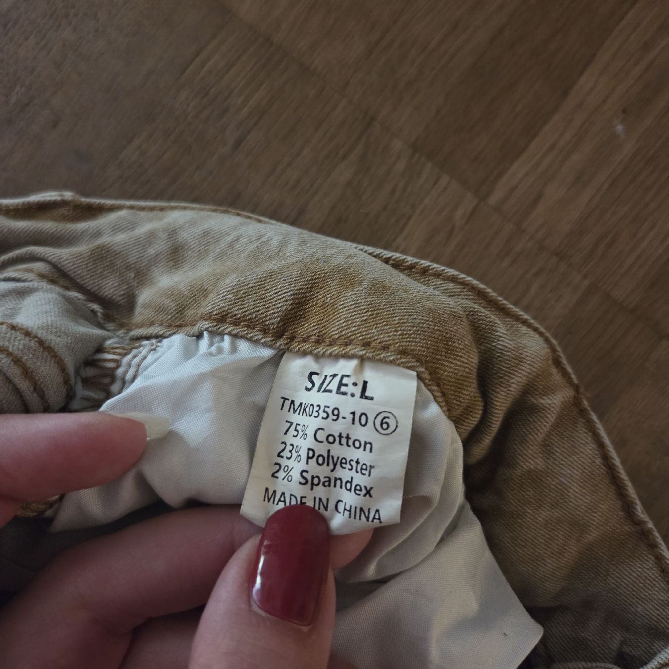 Jeans: Chino Jeans mit Bundfalte Gr.L ocker – Usato da Näfels venduto da CH.Kchlineknopf 3