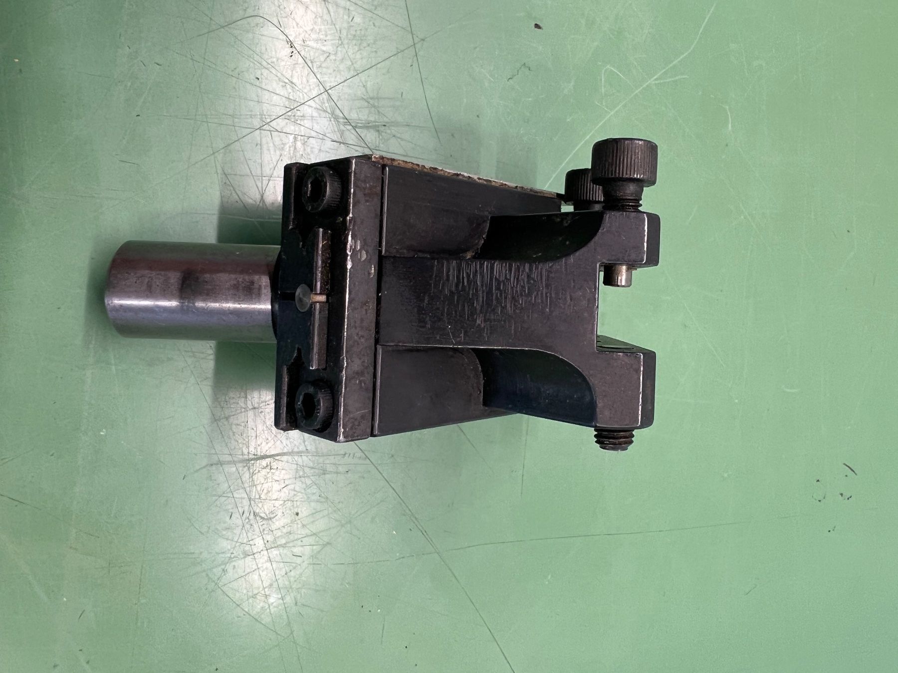 Schaublin Tutti gli attrezzi: SCHAUBLIN 102 porte-outils – Usato da Aarberg venduto da SNMachines 1
