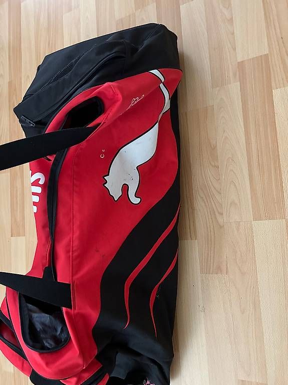 Valises de voyage: rollkoffer sport schweizer nationalteam  – D'occasion à Wädenswil par sereina.v 1