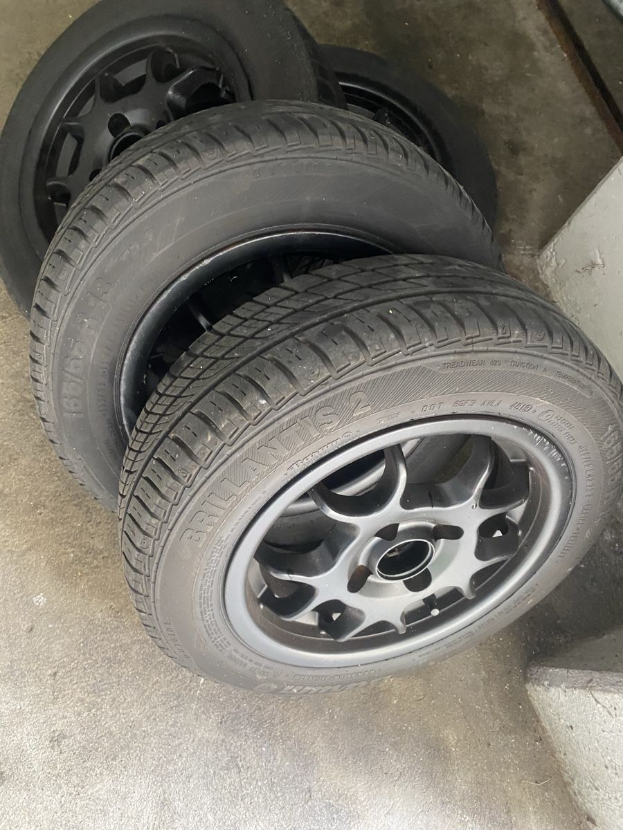 Volkswagen Cerchioni: Komplett felge 4x100 vw – Usato da biel-bienne venduto da Sekiz 5