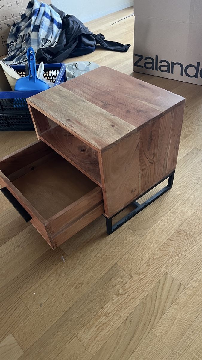 Comodini: Nachttisch aus Holz – Usato da Basel venduto da LfcManu15 2