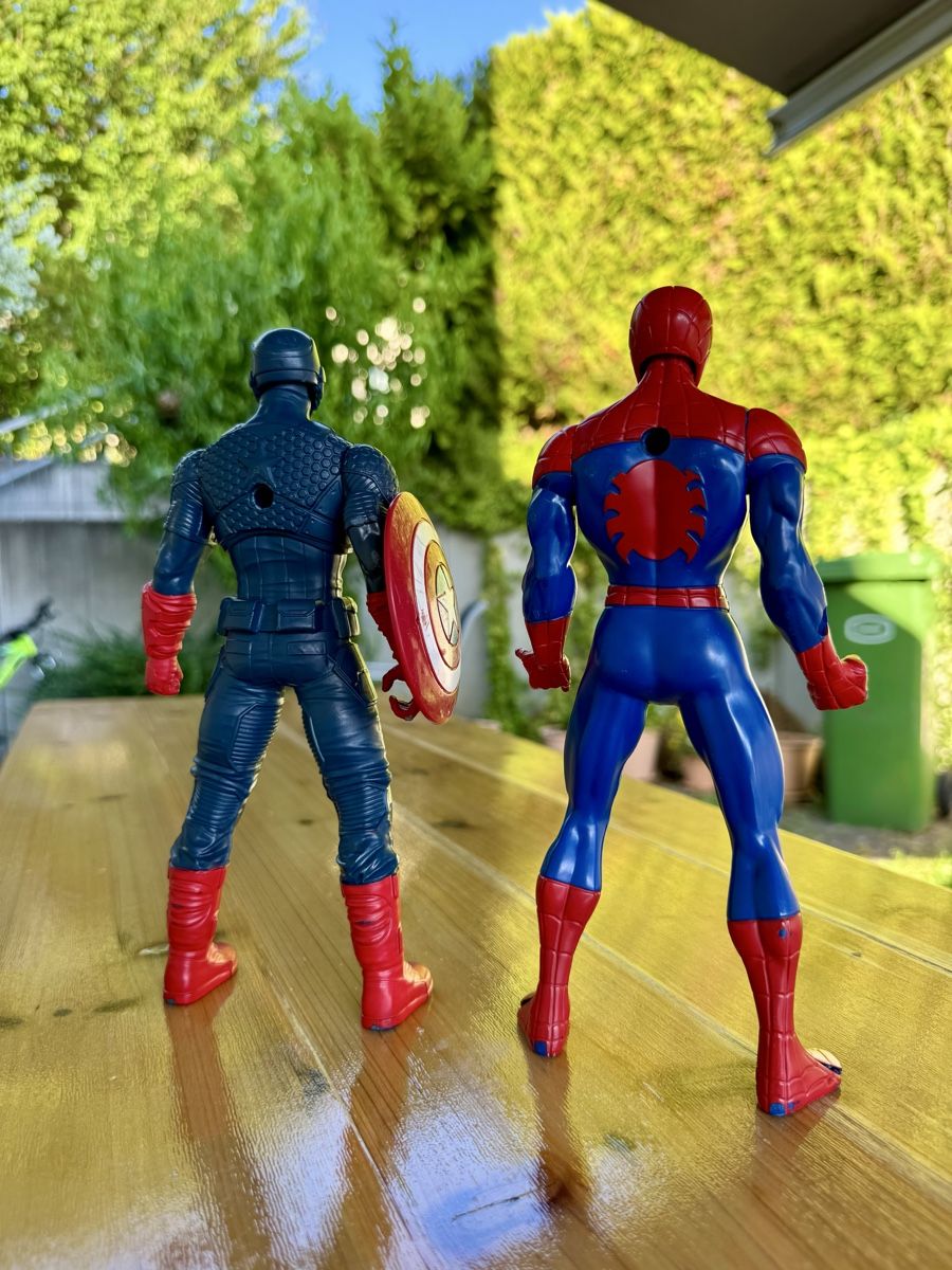 Giocattoli: Marvel Superheroes Captain America & Spiderman Action Figure – Usato da Bülach venduto da dan_7scp 1
