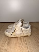Off White „Out of Office“ Sneakers