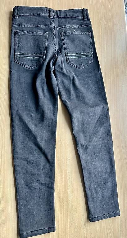 Pantaloni: Jeans Hose ungetragen 140 – Usato da Fehren venduto da Flugzeug1177 1