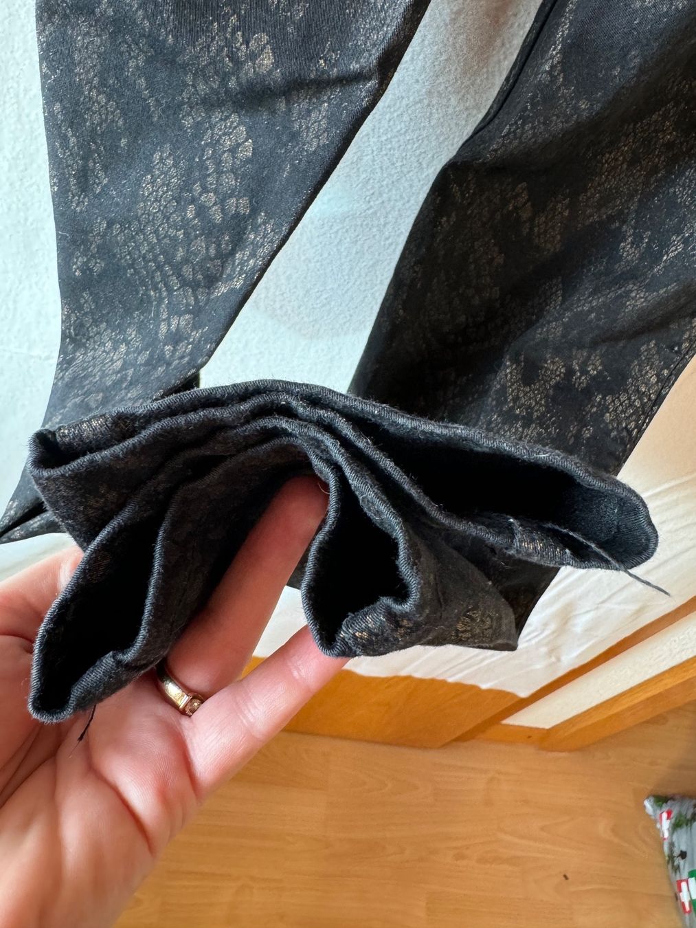 Hosen: Ausgefallene Hose mit Schlangenmuster Gr. 36 – Gebraucht aus Grosswangen von second_hand_dress 4