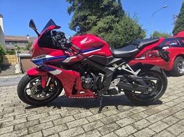 Honda CBR 650 R E-Clutch