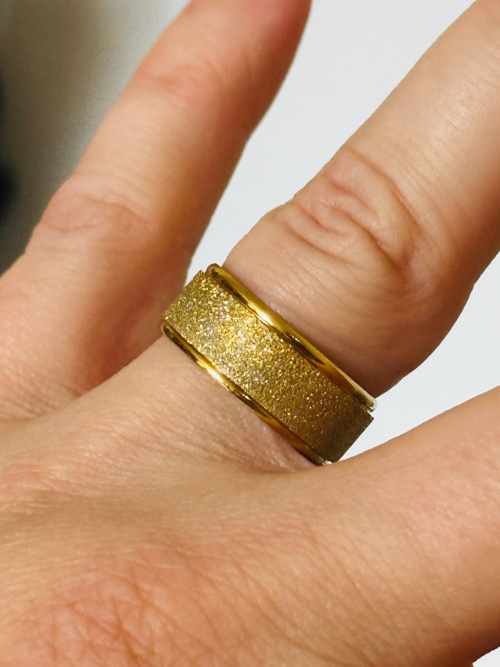 Anelli: RING SIZE 7 – Difettoso da Genève venduto da AGBERG