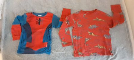 2 Pyjama-Oberteile Jungen 116+128