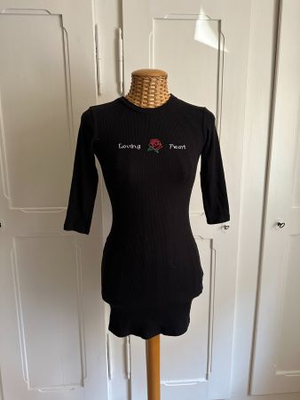 BERSHKA - Kleidchen schwarz gerippt XS