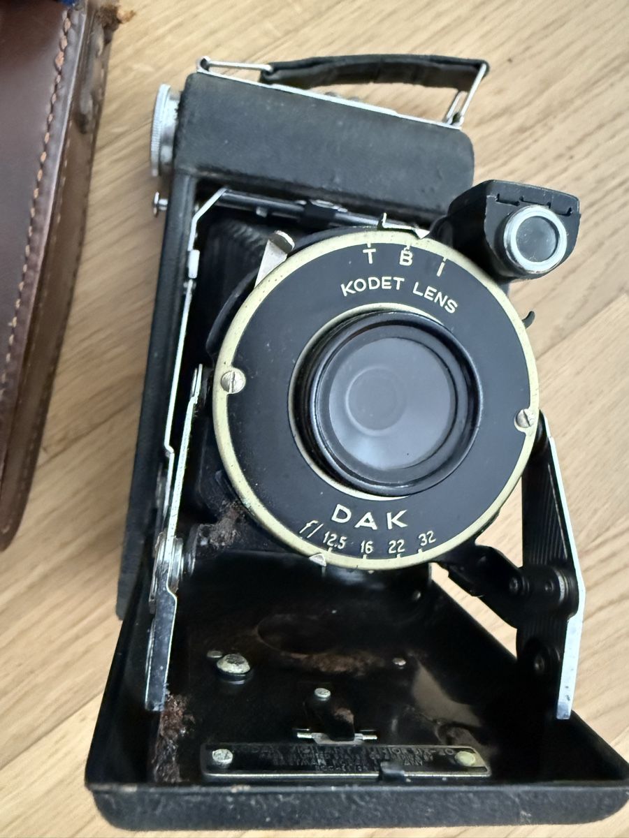 Kodak Fotocamera: Kodak Klappkamera, Balg Kamera Vermutlich Defekt – Difettoso da Goldach venduto da Donpancho 1