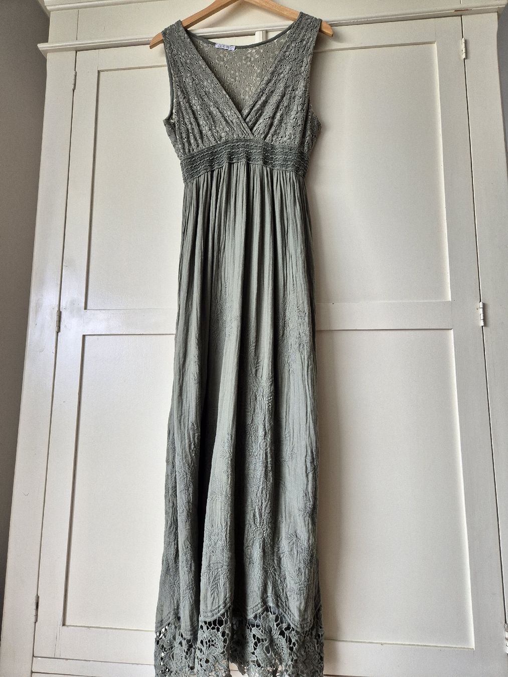 Vestiti: Elegantes Maxikleid mit Spitze, Gr. M – Usato da Oberbuchsiten venduto da Wilandra