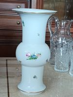 Vase Porzellan Herend Blumenmuster mit Goldrand guter Zus...