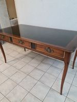 Bureau VIII la vitre dessu et endommager