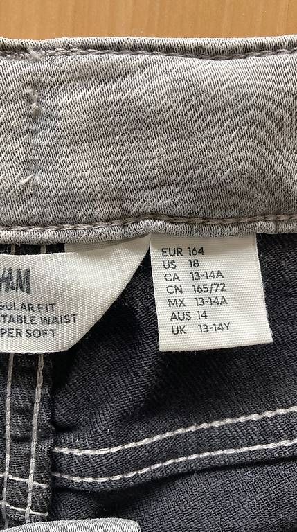 Jeans: Shorts Jeans grau neuwertig  – Gebraucht aus Frauenkappelen von ann_65rk 1