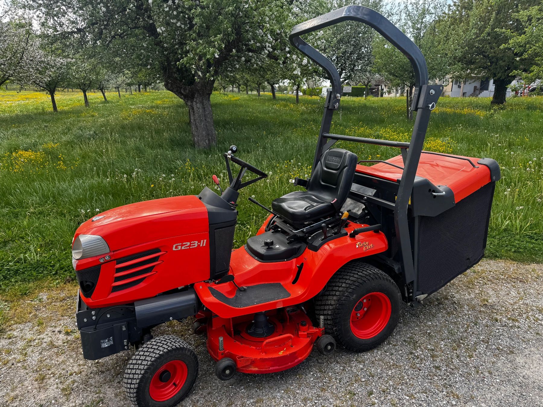 Kubota Tagliaerba: Rasentraktor Kubota G 23-ll – Usato da Niederuzwil venduto da Dakitiki 1