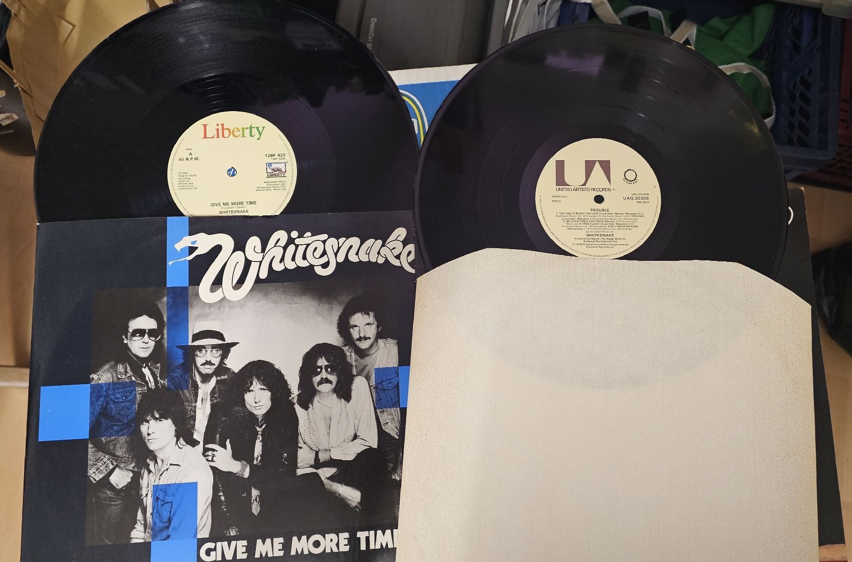Dischi in vinile: Whitesnake Give Me More Time / Trouble LP Platten  – Usato da Fislisbach venduto da Jessyalisha 2