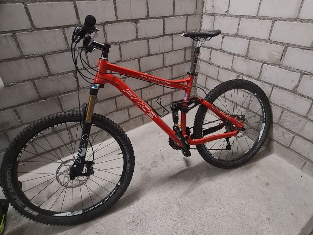 Price hotsell marathon 650b