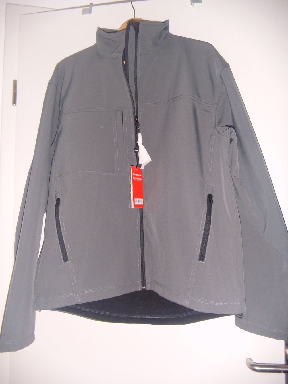 Giacche: Result Jacke – Nuovo e nell'imballaggio originale da St Gallen venduto da Hrabbit