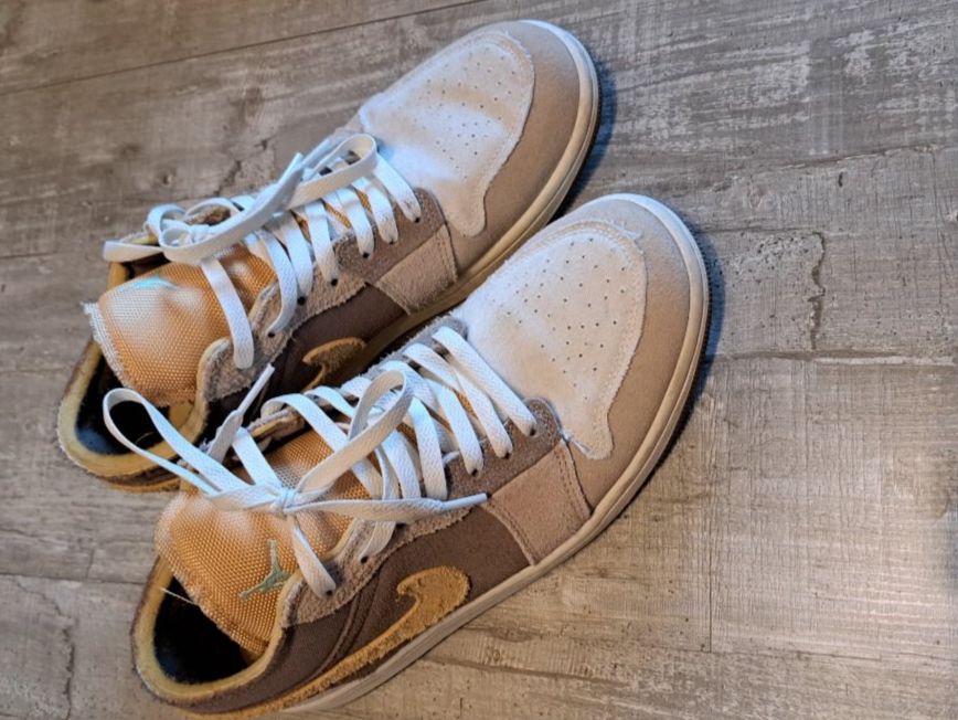 Nike Scarpe da uomo: Nike Air Jordan 1 Low – Usato da MARTIGNY venduto da pinkforever1984