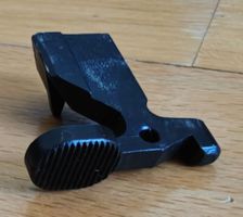 Verschlussfanghebel AR15 / M16 - Bolt Catch - Original!