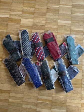 Krawatten-Set: 9 edle Krawatten + Einstecktücher, Neu!