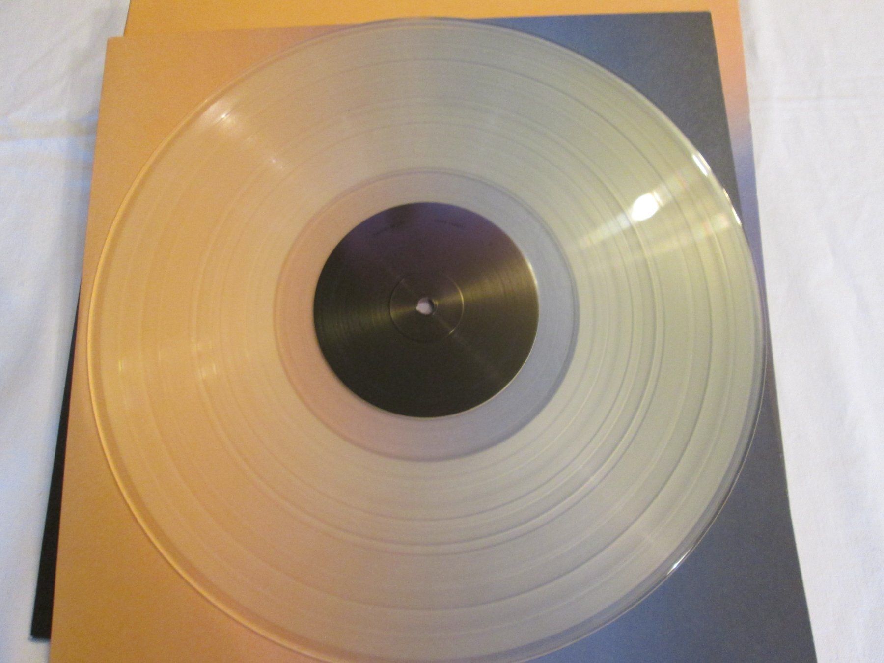 Dischi in vinile: Vinyle Daniel Avery "Love + Light" transparent – Usato da la Chaux-de-Fonds venduto da Lampe 3