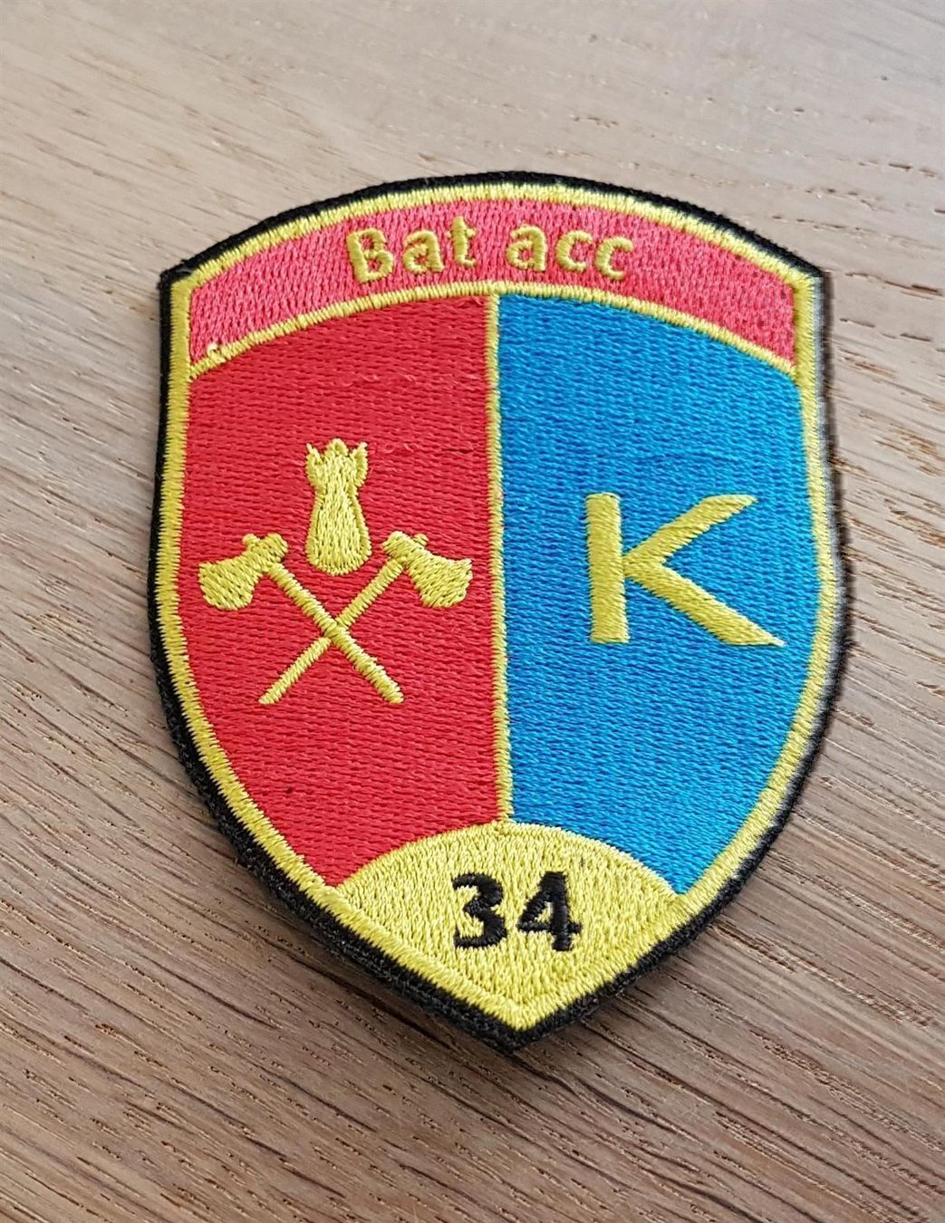 Placchette & Badge: Badge Bat acc 34 gelb – Usato da Erlinsbach venduto da S700
