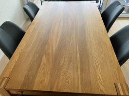 Geölter Holztisch