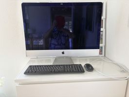 Apple iMac 27 Zoll Desktop PC mit Maus und Tastatur