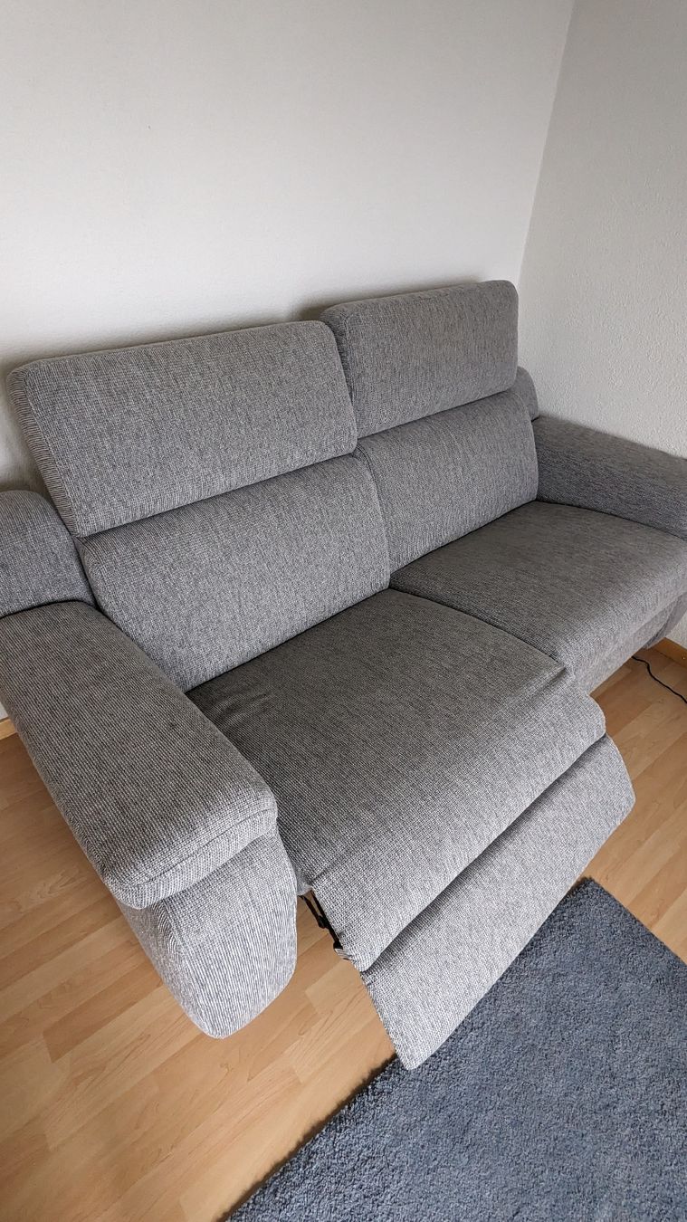 Divani: Elektrisches 2er Sofa – Usato da Romanshorn venduto da chaanem