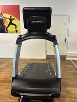 4 LifeFitness Laufbänder - Modell 95Te