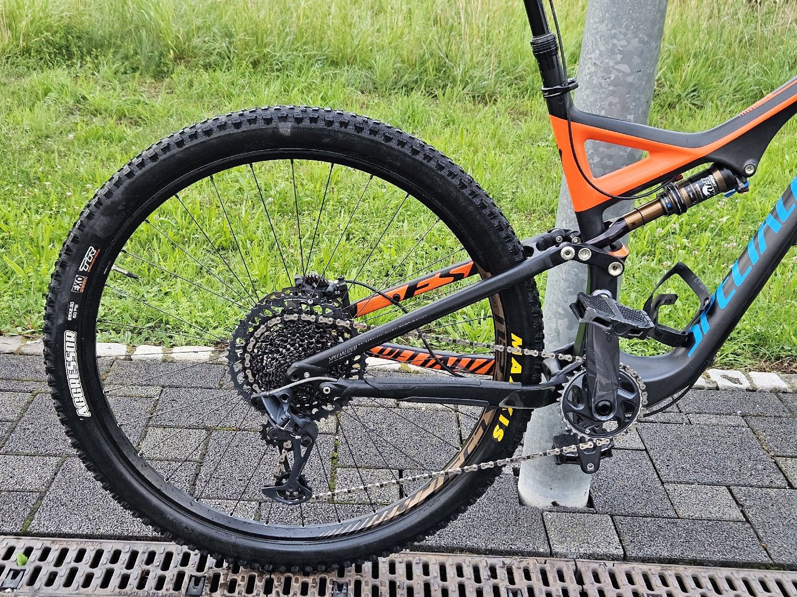 Specialized Velos: Specialized Stumpjumper EVO Expert 29' Carbon – Gebraucht aus Gränichen von M505 7
