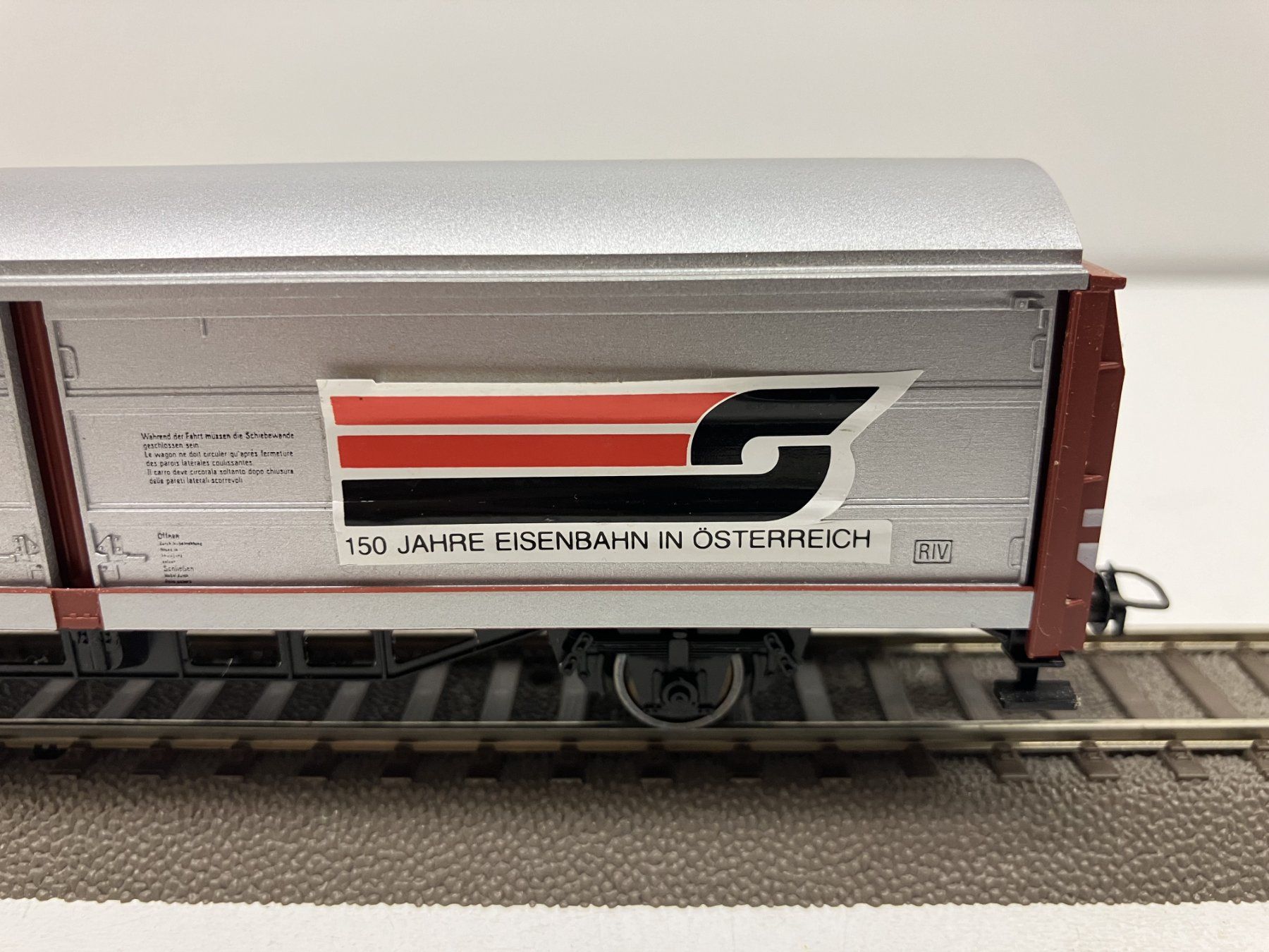 Fleischmann Modellini di ferrovie: Fleischmann 5740= Schiebewandwagen ÖBB 50 Jahre Eisenbahn – Usato da Thun venduto da retoolinoo 5