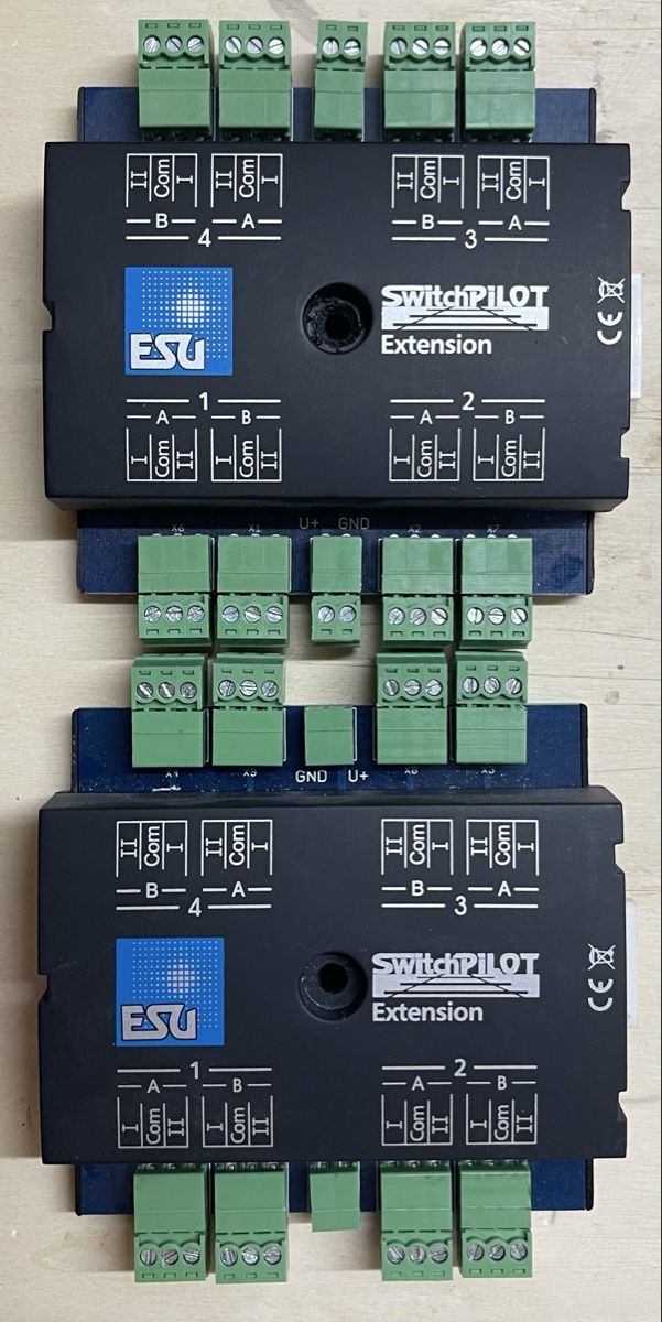 Esu Modellini di ferrovie: ESU SwitchPilot Extension Module (2 Stk.) - Top Zustand – Usato da Gsteigwiler venduto da Andrelu0