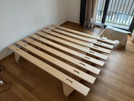 Tojo Lieg Designerbett