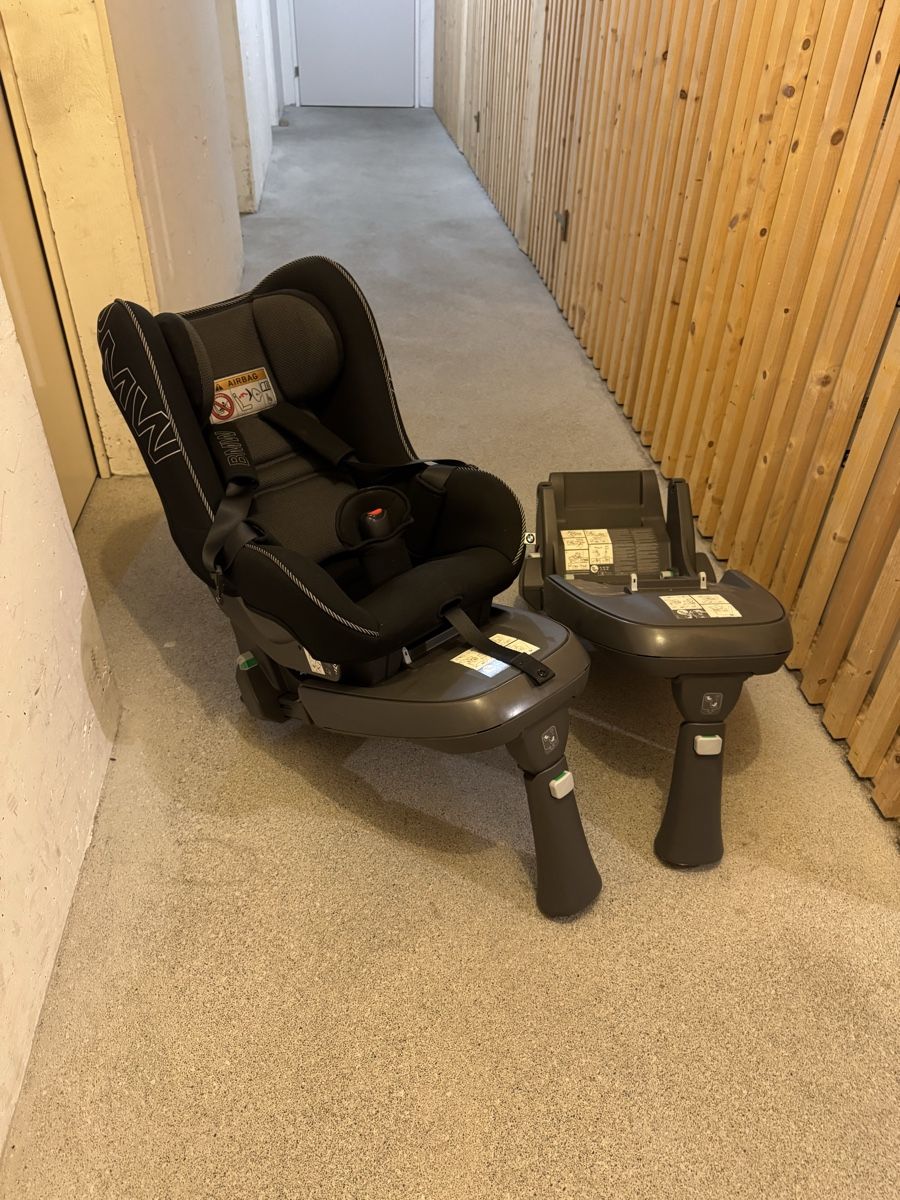 BMW Seggiolini per auto: BMW Kindersitz + 2x Isofix – Usato da Rotkreuz venduto da luxurybe