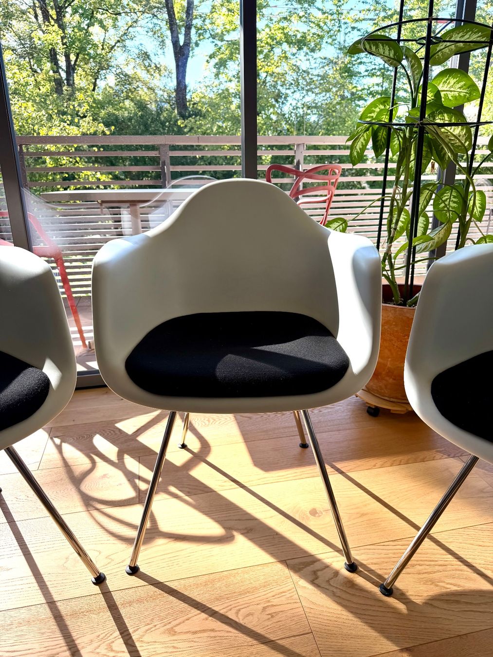 Vitra Sedie: Vitra Eames Armchair original - 3er Set – Usato da Zürich venduto da epe_ggn6 1