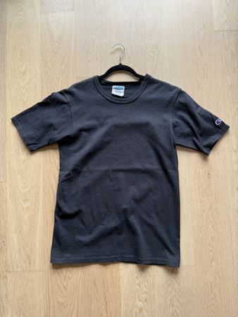 Hochwertiges schwarzes Champion T-Shirt