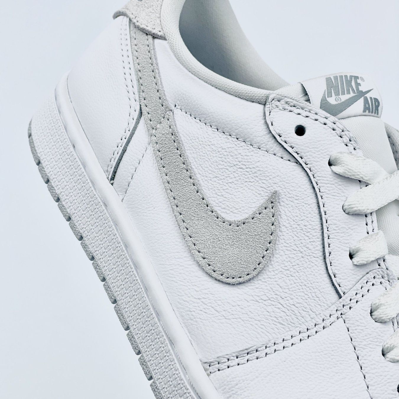 Jordan Scarpe da uomo: Jordan 1 Low OG Neutral Grey EU 45 – Nuovo e nell'imballaggio originale da Erlinsbach venduto da sasneakers 5