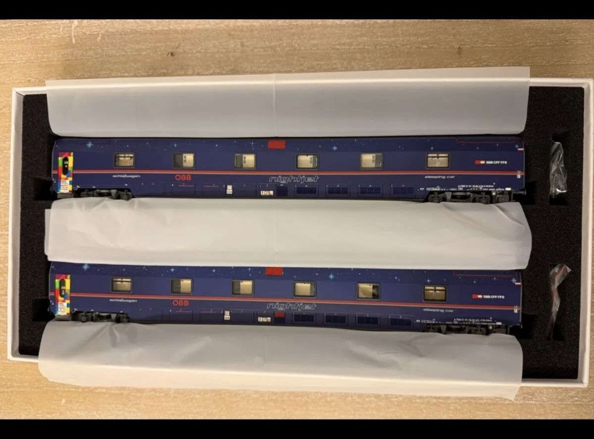 LS Models Modellini di ferrovie: L.S.MODELS ÖBB NIGHTJET PRIDE VIENNA ÖBB EXCLUSIVE NEU – Nuovo e nell'imballaggio originale da Zürich venduto da Volanbusz 4
